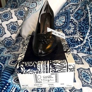 New Black Leather Open Toe Shoes 3 1/2. “ solid heel